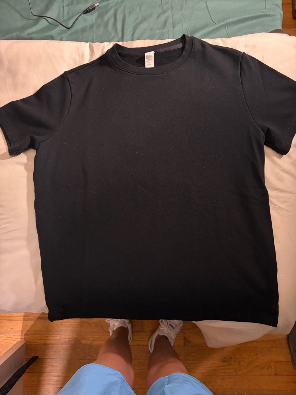 ALO Yoga Chill Short Sleeve - Picture 2 of 7